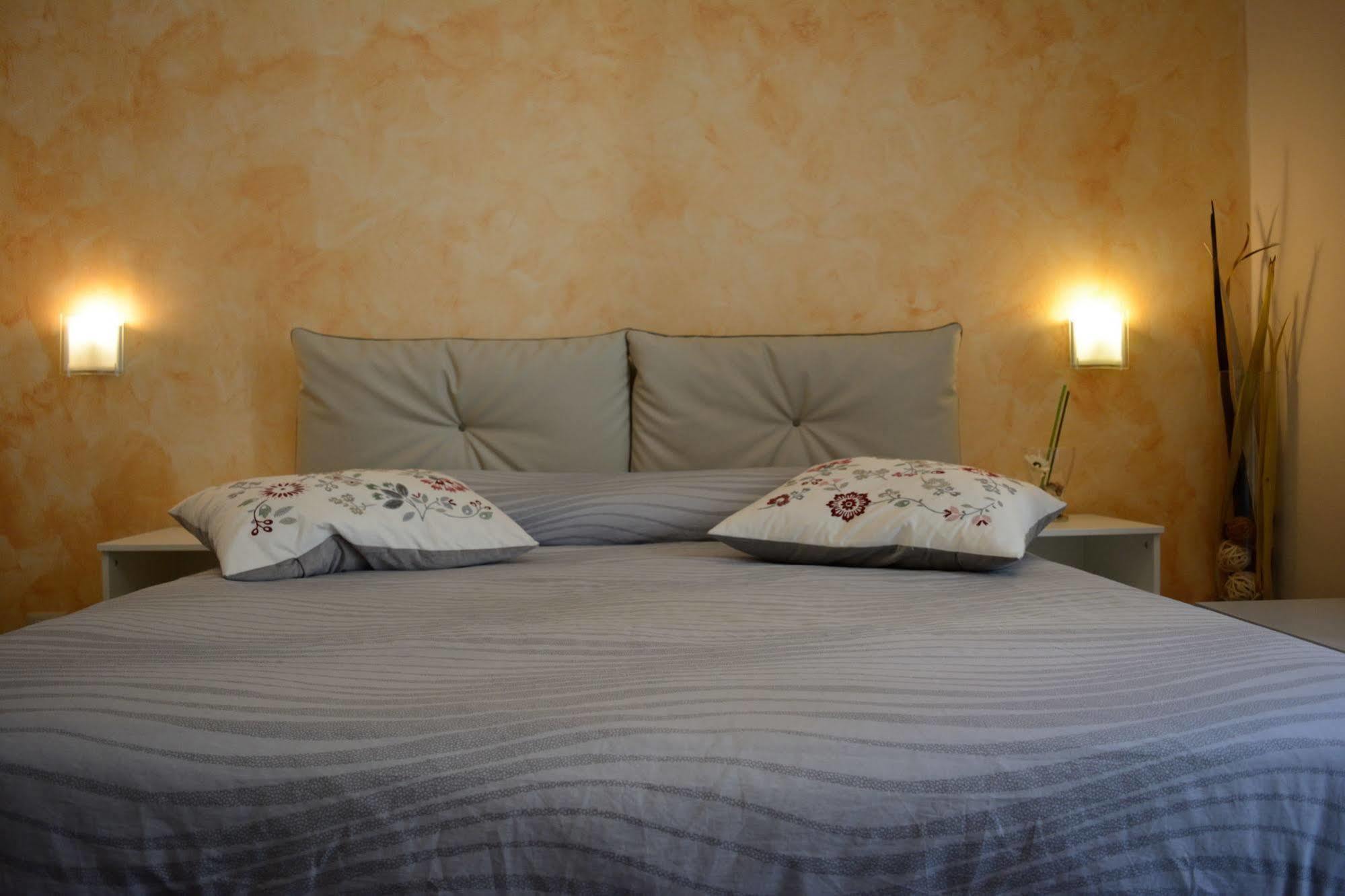 Catania Etnea Bed And Breakfast Exterior foto